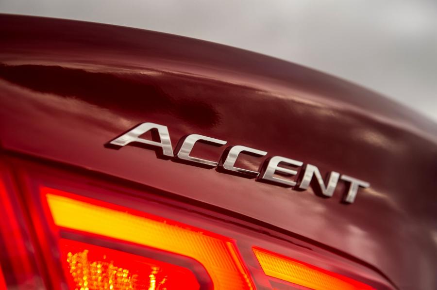 Логотип Hyundai Accent 2017 года  (NA) (фото 40 из 63)